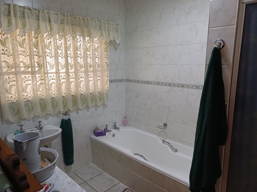 3 Bedroom Property for Sale in Fleurdal Free State